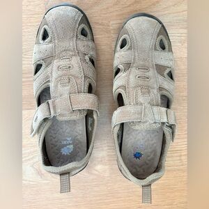 Women’s Michel M Tan Sandals size 7.5